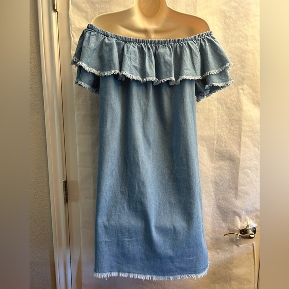 Denim chambray off the shoulder sundress Casual w/embroidered detail. Sz-S. AA16 - Picture 5 of 11